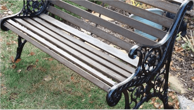 The bench we sit on: the role of pedagogy and risk in outdoor learning environments