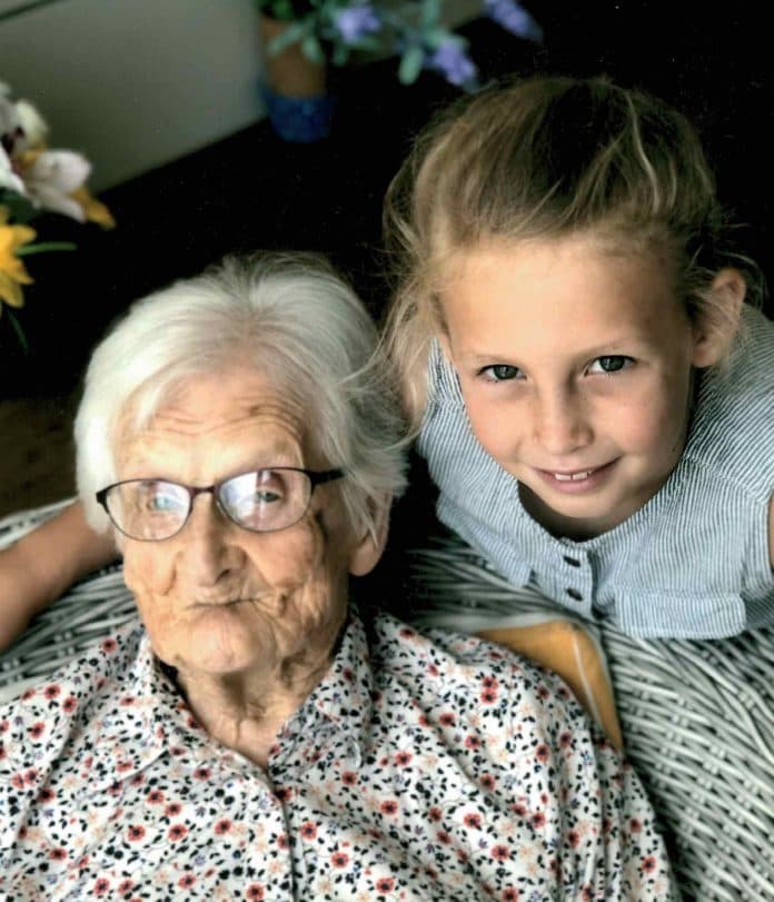 Former Meerilinga volunteer and kindergarten teacher Grace celebrates 100th birthday