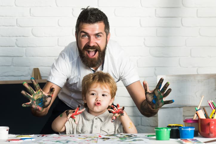 Men less likely to seek careers in ECEC and other fields due to gender bias, study finds
