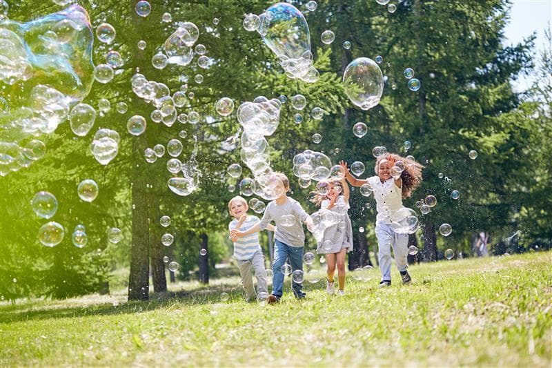 Bubbles not balloons: Camp Australia pairs up with Zoos Victoria on campaign
