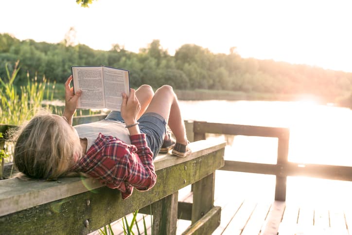 Children who read for pleasure early in life do better on IQ tests, researchers find