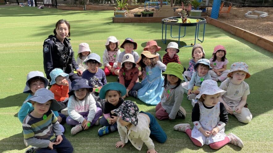 QLD Police visit Boronia Childcare Centre at Nathan to familiarise children with police