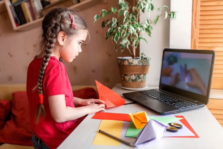 Government invests in online safety program for children 4-6 years